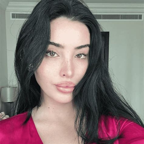 the wizard liz plastic surgery|Model @thewizardliz slams photographer who advised she 'didn't eat'.